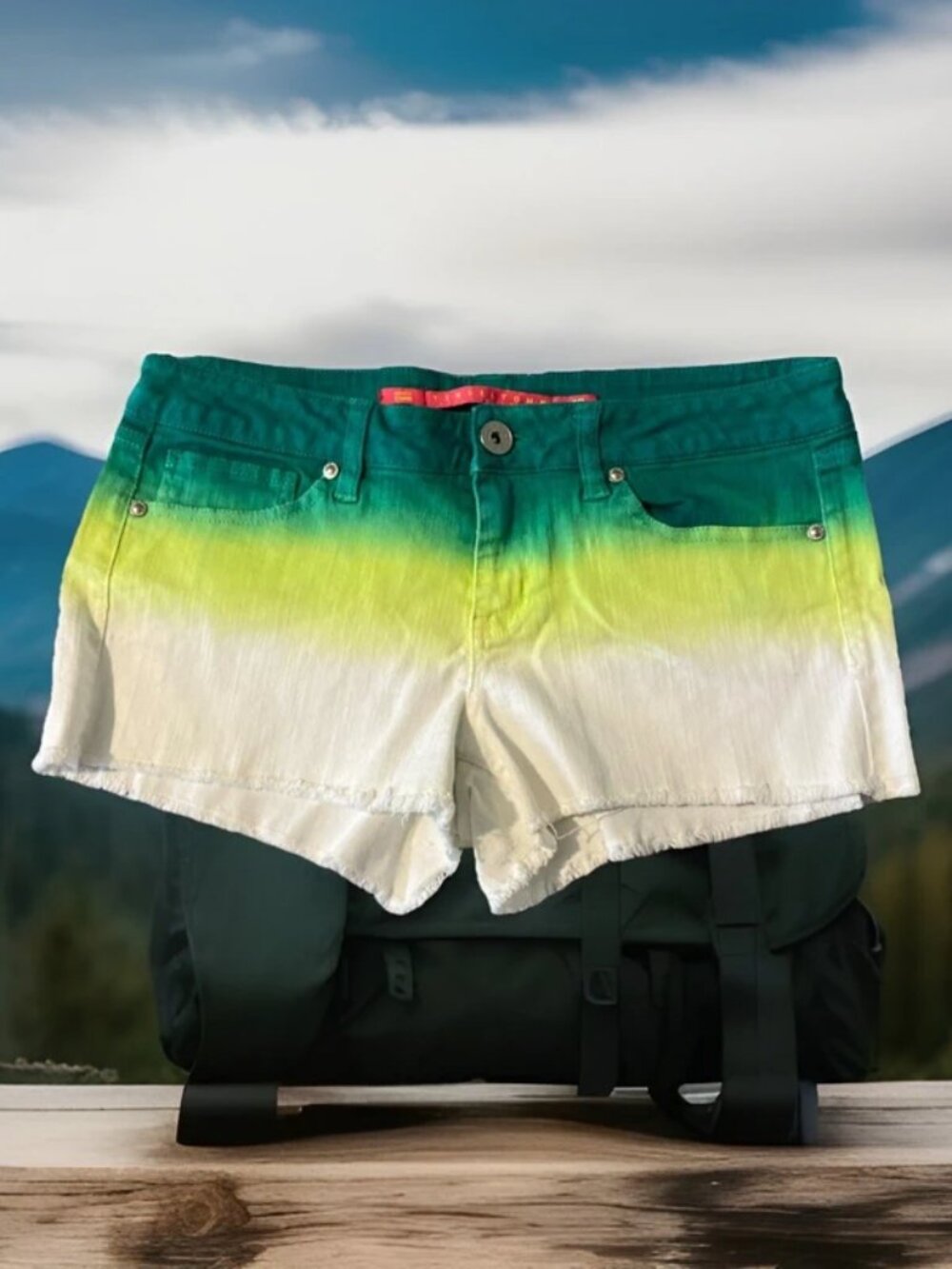 Tinseltown Denim Couture Women Green Shorts Cut Off Tie Die 10 Raw Hem